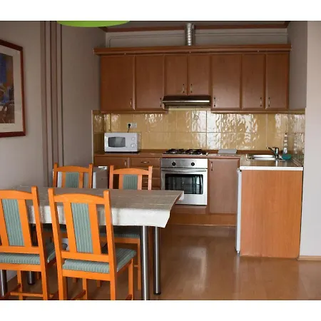 Wolf Apartman101, Wolf Apartman 102 3*